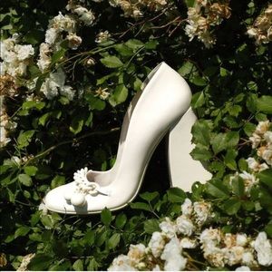 Tory Burch Addison Pump in White